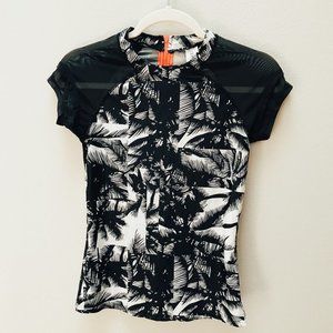 Fabletics Black and White Palm Rash Guard Size: S